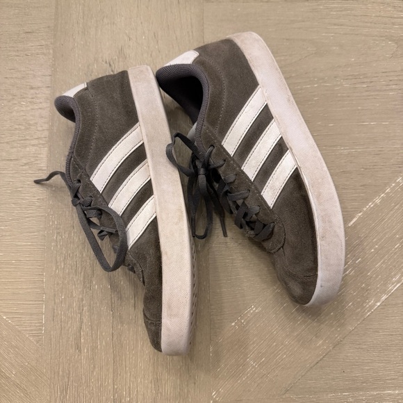 adidas‎ VL Court Gray School Casual Shoes kids Shoes Size 4 - Picture 5 of 10